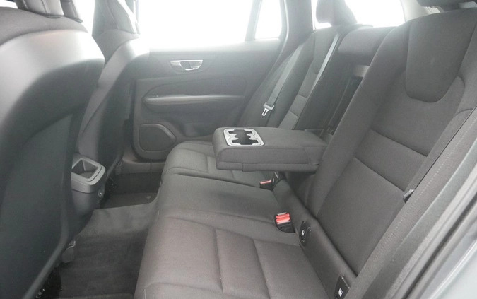 Volvo V60 cena 115899 przebieg: 47675, rok produkcji 2021 z Warszawa małe 172